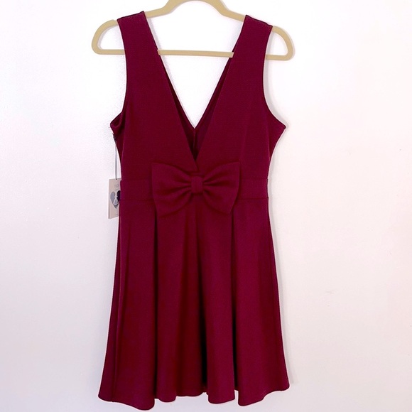 IRIS | Women’s Burgundy V Neck A Line Mini Dress Bow Detail On Back Size Large - Picture 9 of 10